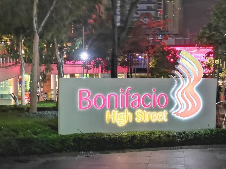 New 2Br Of 86Sqm With Parking & Netflix In Bgc Apartman Manila Kültér fotó