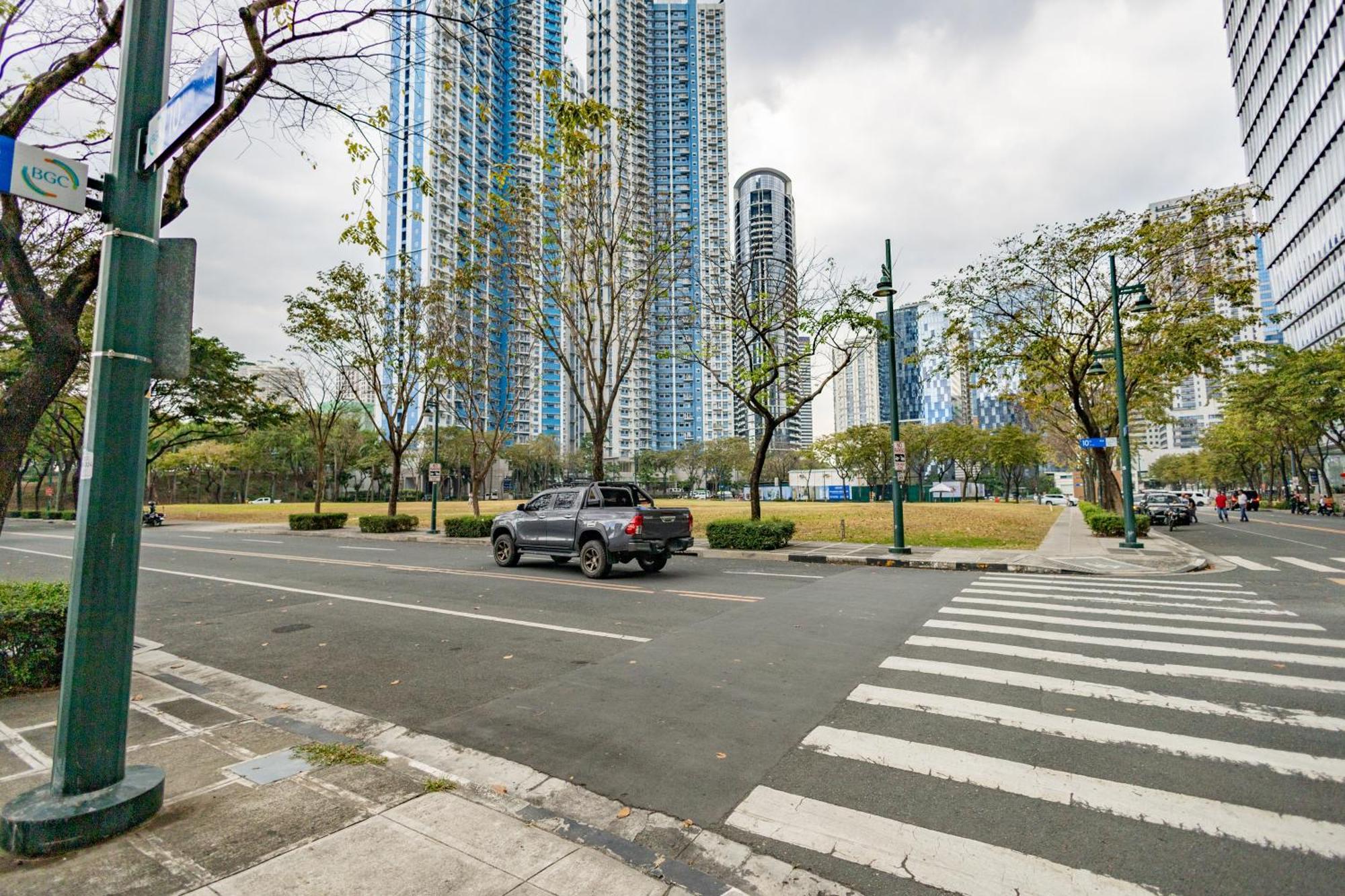 New 2Br Of 86Sqm With Parking & Netflix In Bgc Apartman Manila Kültér fotó